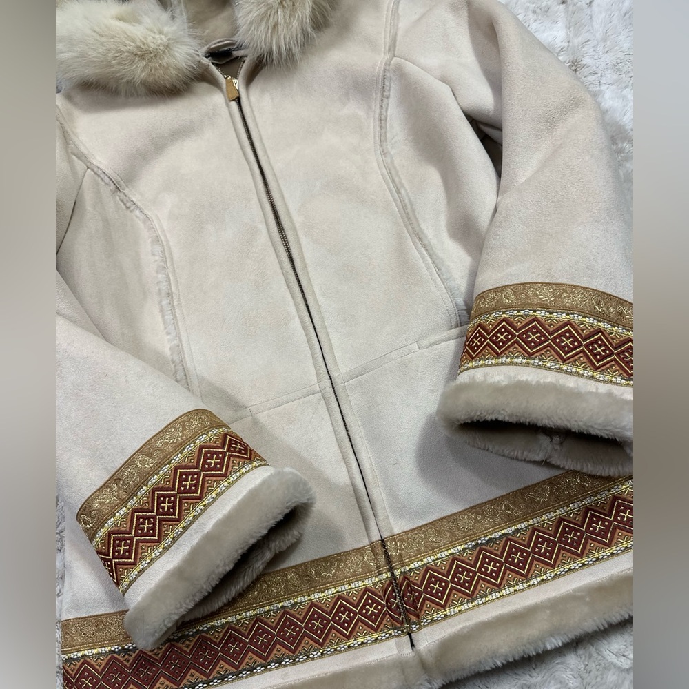 1 Madison Faux Suede Penny Lane Embroidered Hoodie Jacket Coat Fox Tail Fur M - Picture 9 of 13